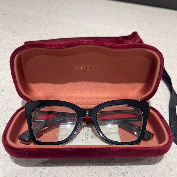 Gucci Eyeglasses - Picture 8 of 16